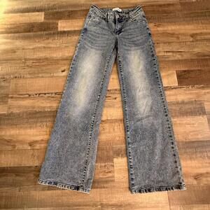 Love Soho Size 0 Denim Jeans Straight Leg Low Rise Medium Wash